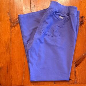 figs Livingston. Size large regular.